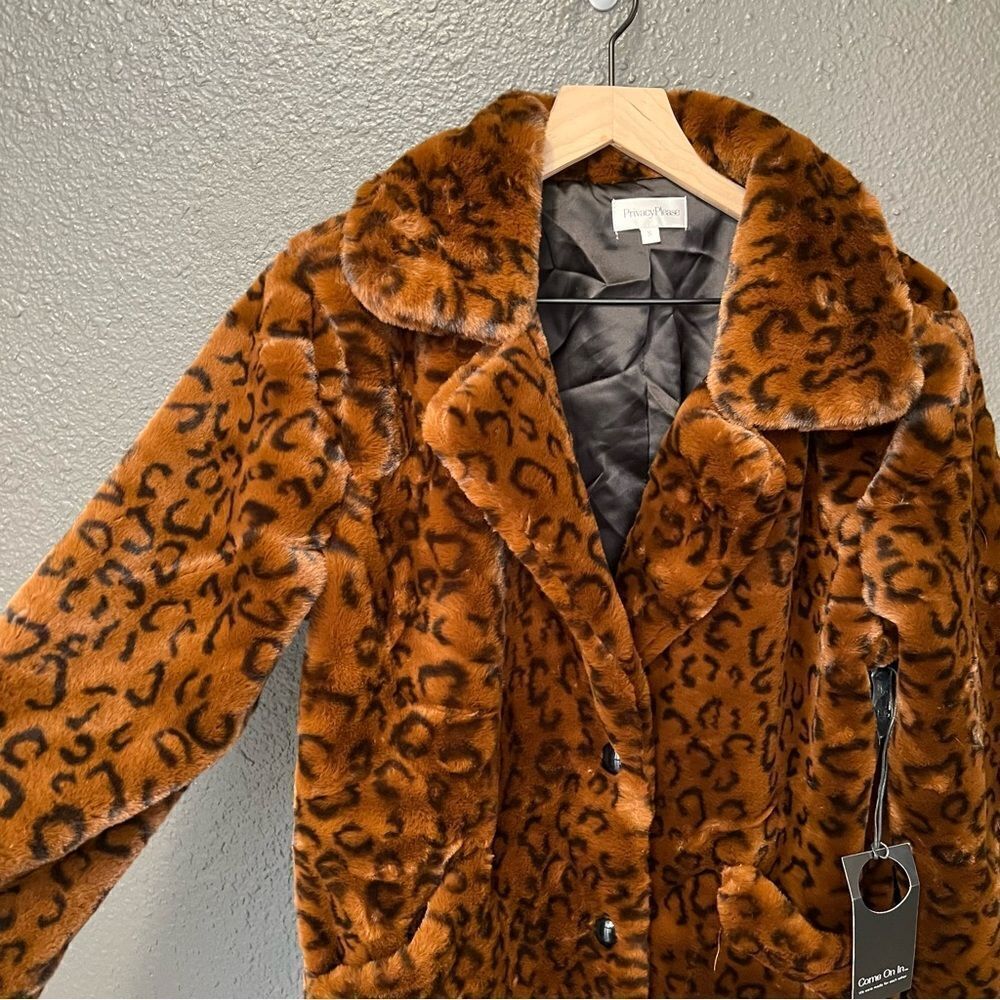 Revolve, Privacy Please Addison Coat in Leopard - Picture 4 of 13